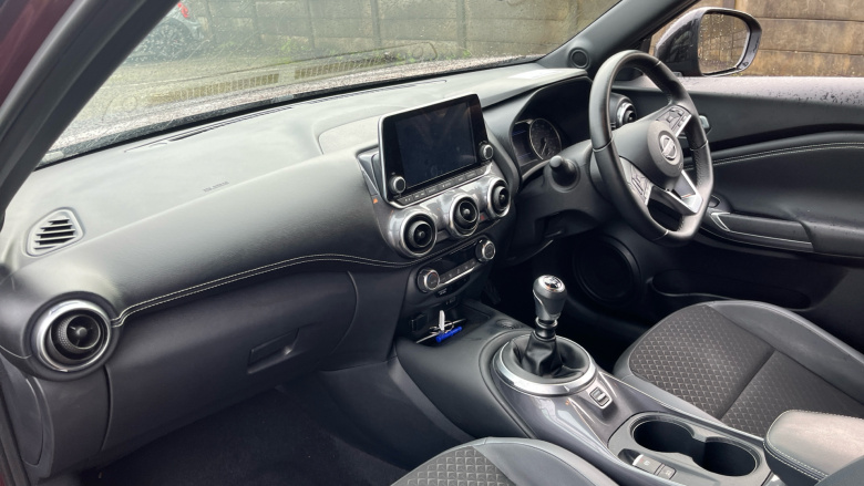 Nissan Juke 1.0 DiG-T 114 N-Connecta 5dr Petrol Hatchback